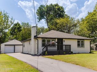2716 Pioneer Rd, Shively, KY 40216