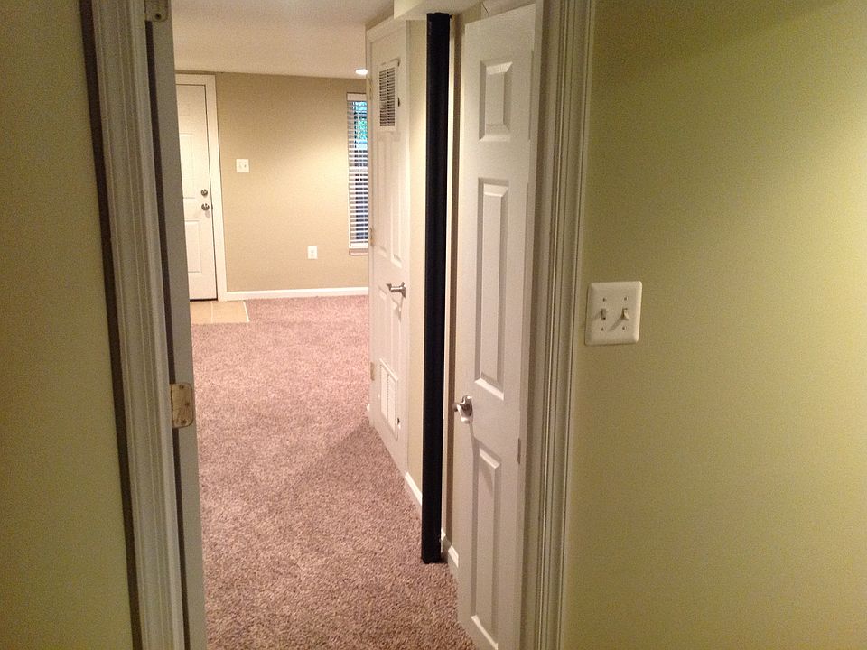 2nd image of 923 R St NW