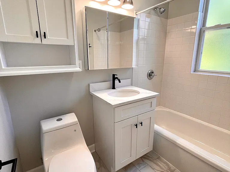 1411 W Greenleaf Ave #2E — Photo 12