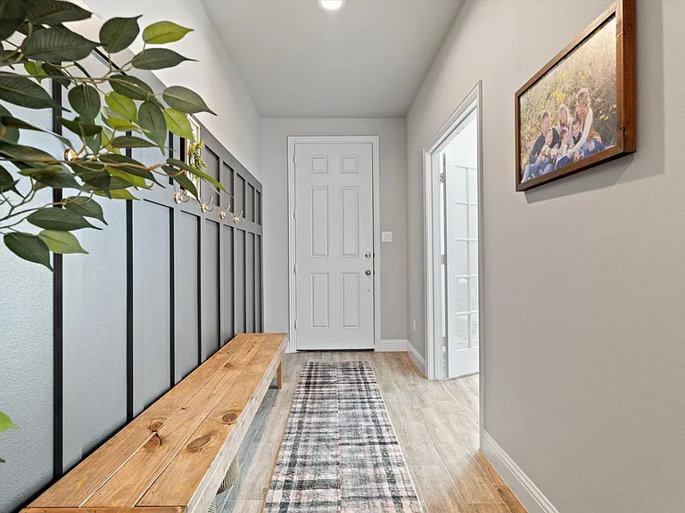 405 Rosie Ct — Photo 9