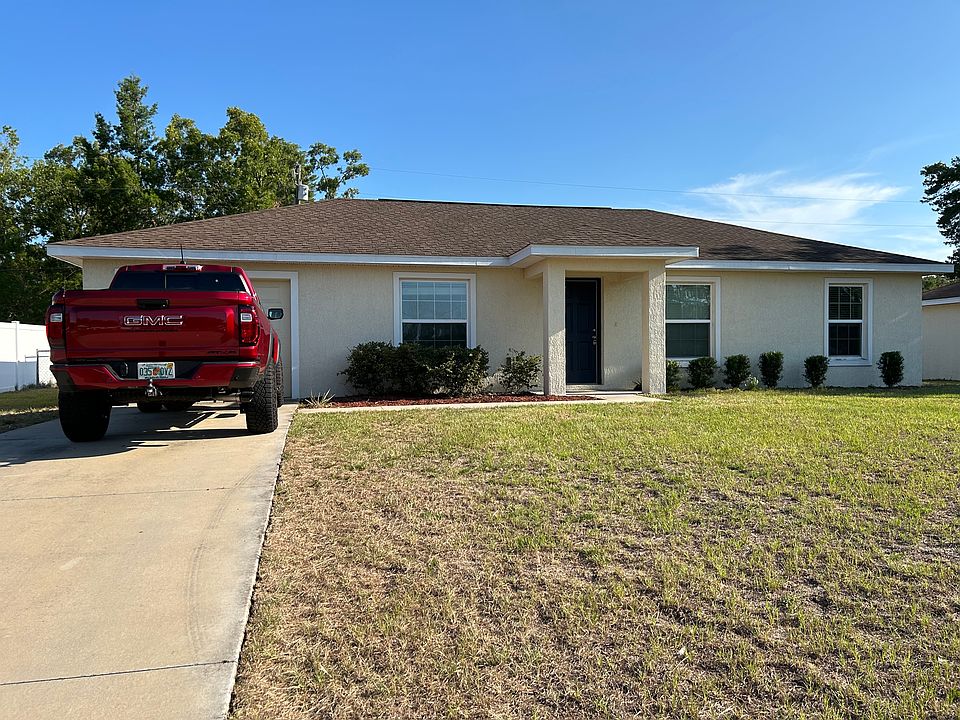 View of the front of the house
