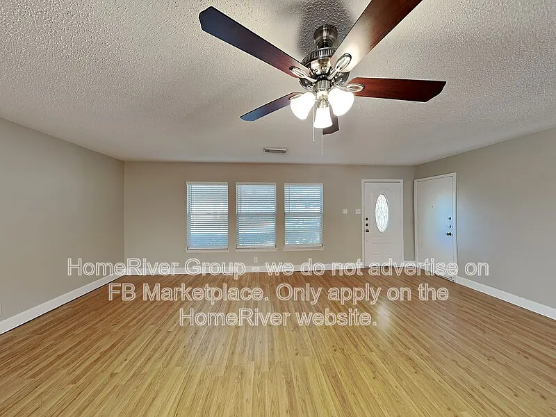 3 bed, 2.0 bath, 1993 sqft, $1,845 — Photo 2