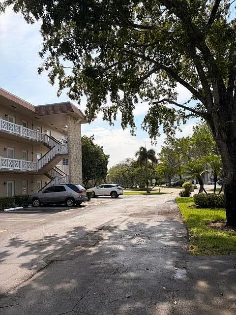 2 bed, 2.0 bath, 944 sqft, $2,000 — Photo 1