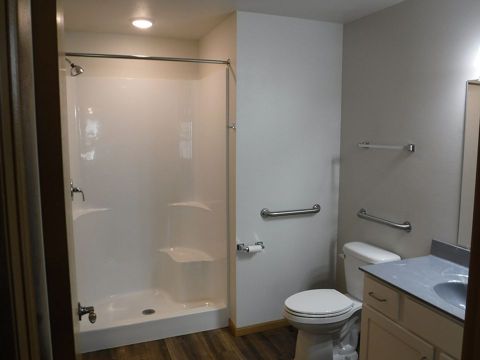 master bedroom bathroom