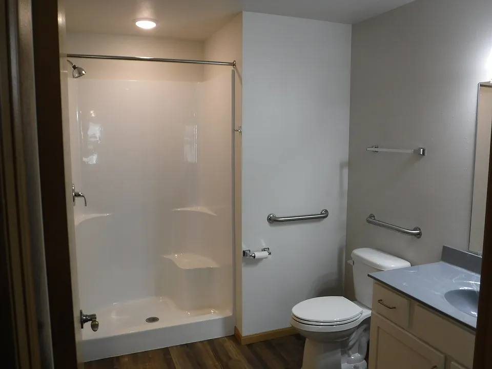 master bedroom bathroom