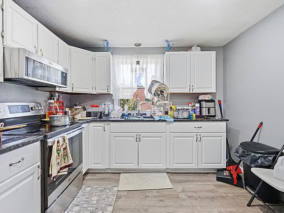 5th image of 1036 Chicopee St