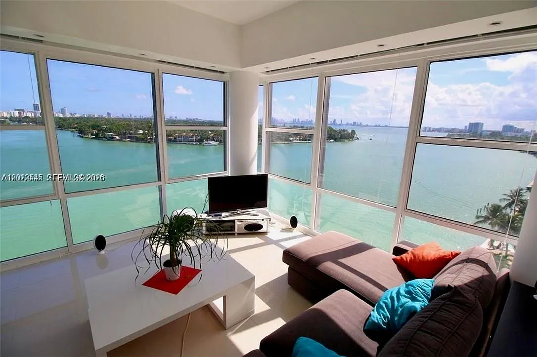 King Cole Condo — Photo 1