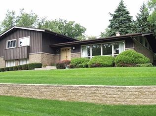 200 W Brentwood Dr, Palatine, IL