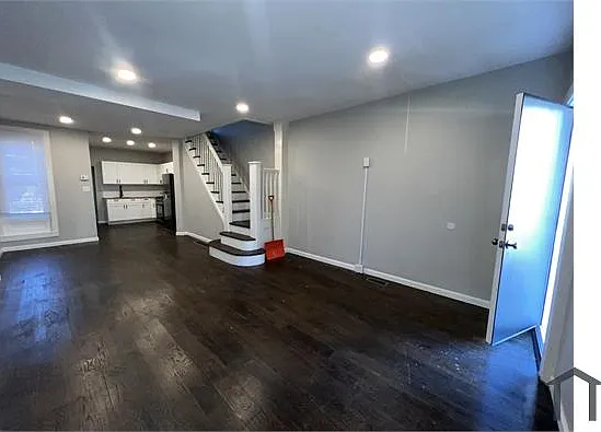 1446 N Edgewood St — Photo 27