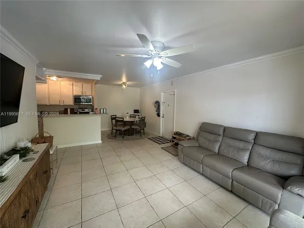 7951 SW 104th St APT 209-D, Miami, FL 33156