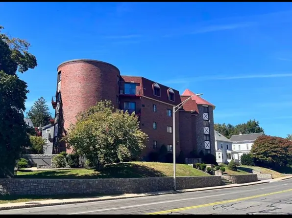 215 Thomas Burgin Pkwy #42, Quincy, MA 02169