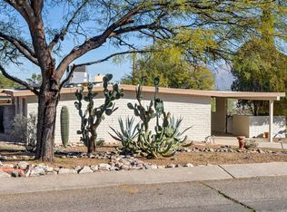 2140 W Rainbow Ridge Rd, Tucson, AZ 85745