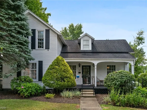 58 E Washington St, Chagrin Falls, OH 44022