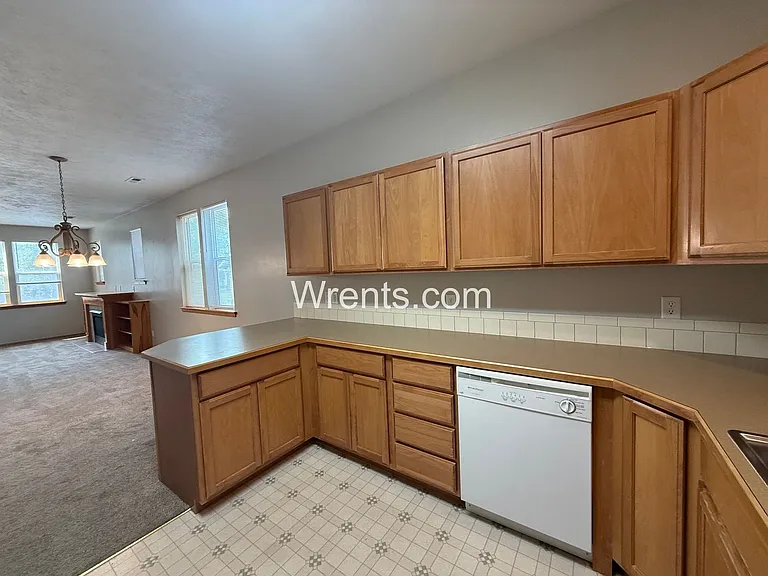425 W 14th Ave — Photo 6