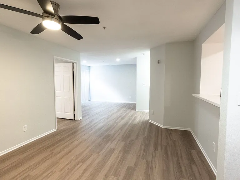 315 Virgil — Photo 67