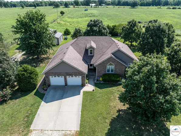 186 NE 901st Rd, Clinton, MO 64735