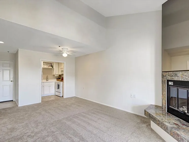 1682 Circa Del Lago #A305 — Photo 9