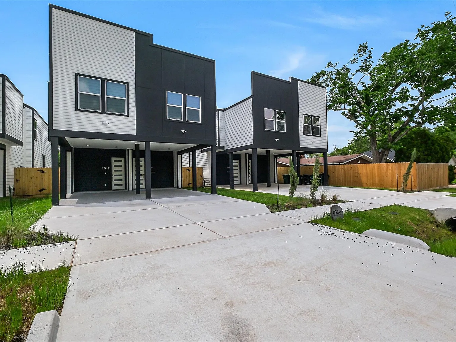 3 bed, 2.5 bath, 1472 sqft, $2,500 — Photo 2