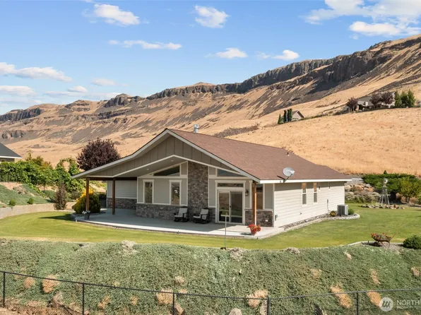 40 Sageland Road, East Wenatchee, WA 98802