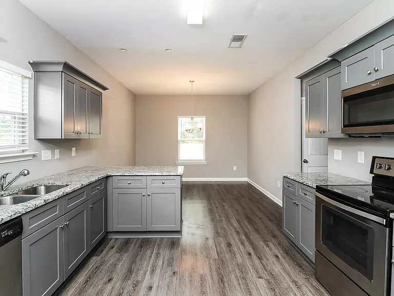 92 Moss Way — Photo 9