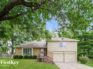 8802 W 95th Ter, Overland Park, KS 66212