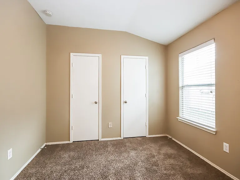 9315 Cold River Ct — Photo 10