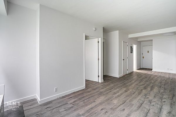 1st image of 210 E 58th St #2HJ