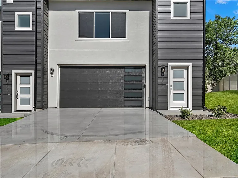 Bradbury Luxury Townhomes — Photo 70