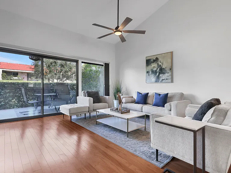 166 Wimbledon Ct — Photo 4