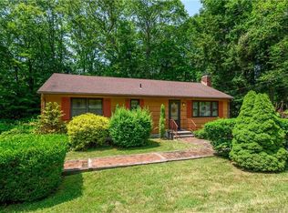 6 Firelight Dr, Danbury, CT 06810