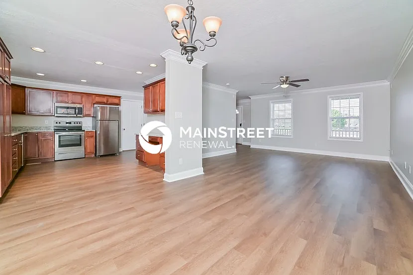 5300 Stricter Lane — Photo 3