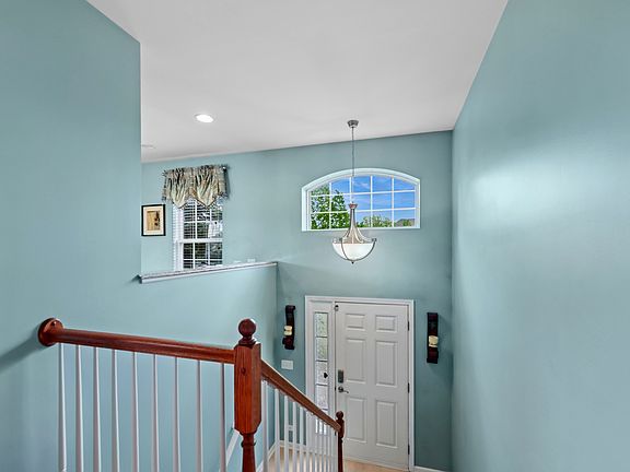2nd image of 1009 Alberta Rd