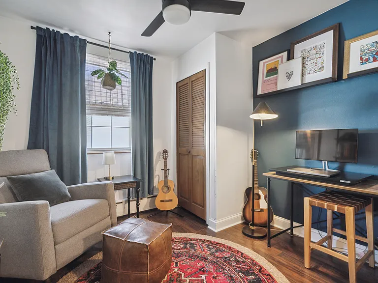 1221 Tree St — Photo 3