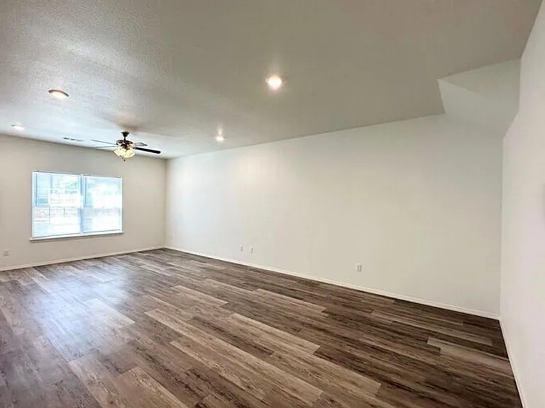 4223 W Santa Fe Street — Photo 5