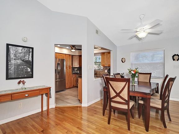 4th image of 326 49th Ave N