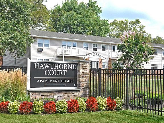 3rd image of 211 Hawthorne Ave #65