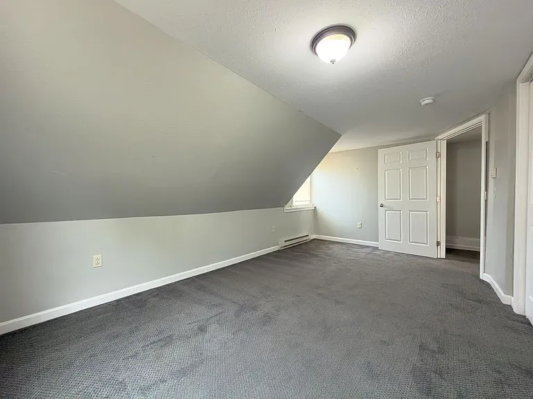 31-33 Saranac St #31 — Photo 12
