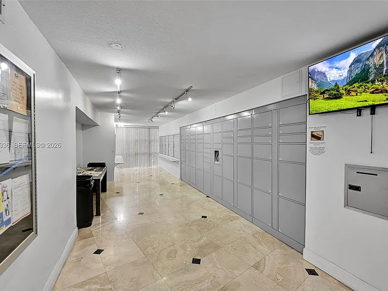 800 Parkview Dr #605 — Photo 35