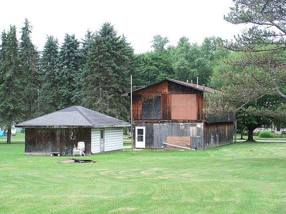 4th image of 4027 Greenbay Dr