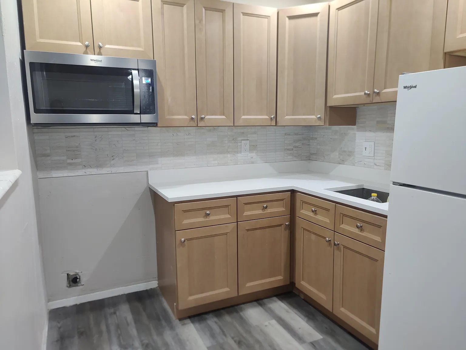 2 bed, 1000 sqft, $2,200 — Photo 3
