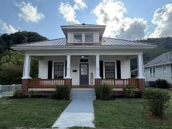 374 S Arnold Ave, Prestonsburg, KY 41653