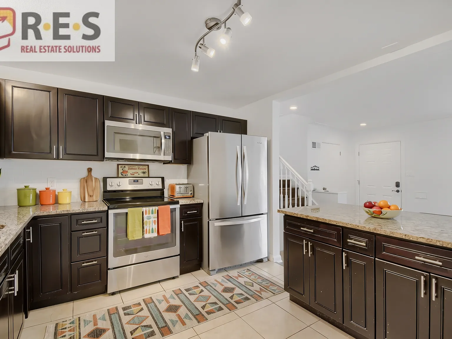 4 bed, 2033 sqft, $3,295 — Photo 4