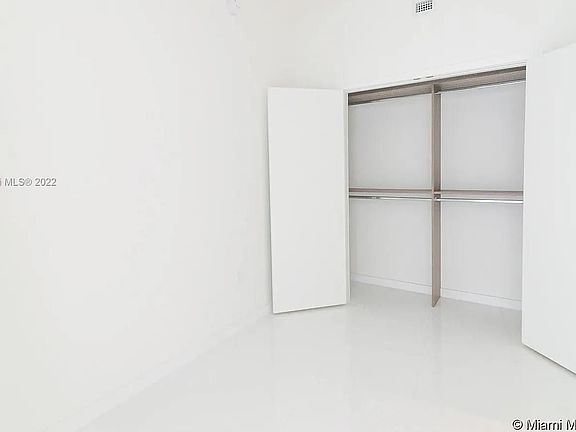 5th image of 851 NE 1st Ave #1610