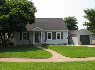1014 Lincoln St, Pekin, IL 61554