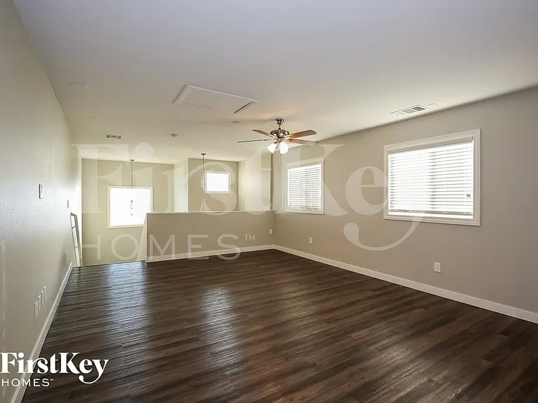 3552 Carisbrook Dr — Photo 3