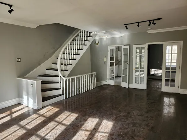 231 East 62nd Street image 24 of 25