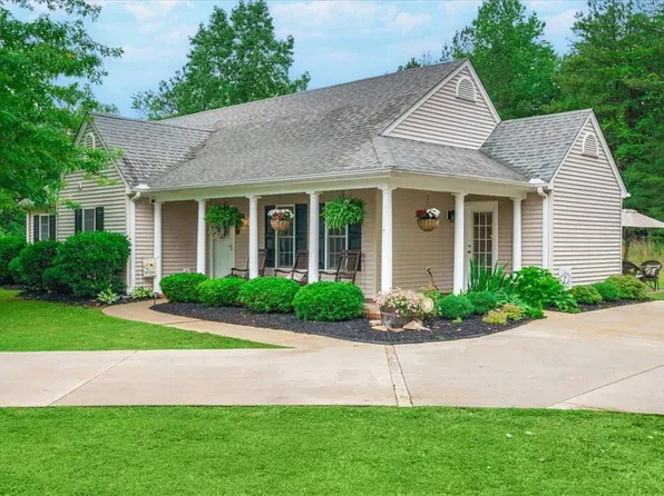 143 Hunting Hollow Rd, Six Mile, SC 29682