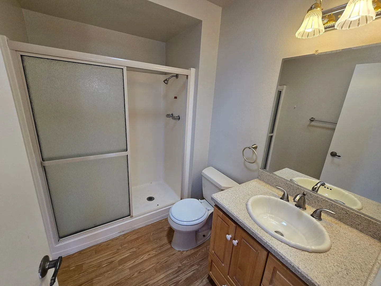 Move-Special: 1/2 off 1st month's rent! Spacious 3-Bedroom, 2.5-Bath Townhome in Desirable La Jolla — Photo 3