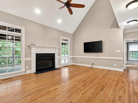 5th image of 1023 Old Meetinghouse Way