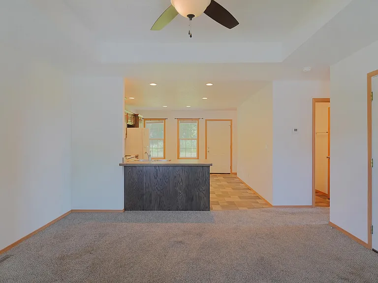 613 S Arch St — Photo 3